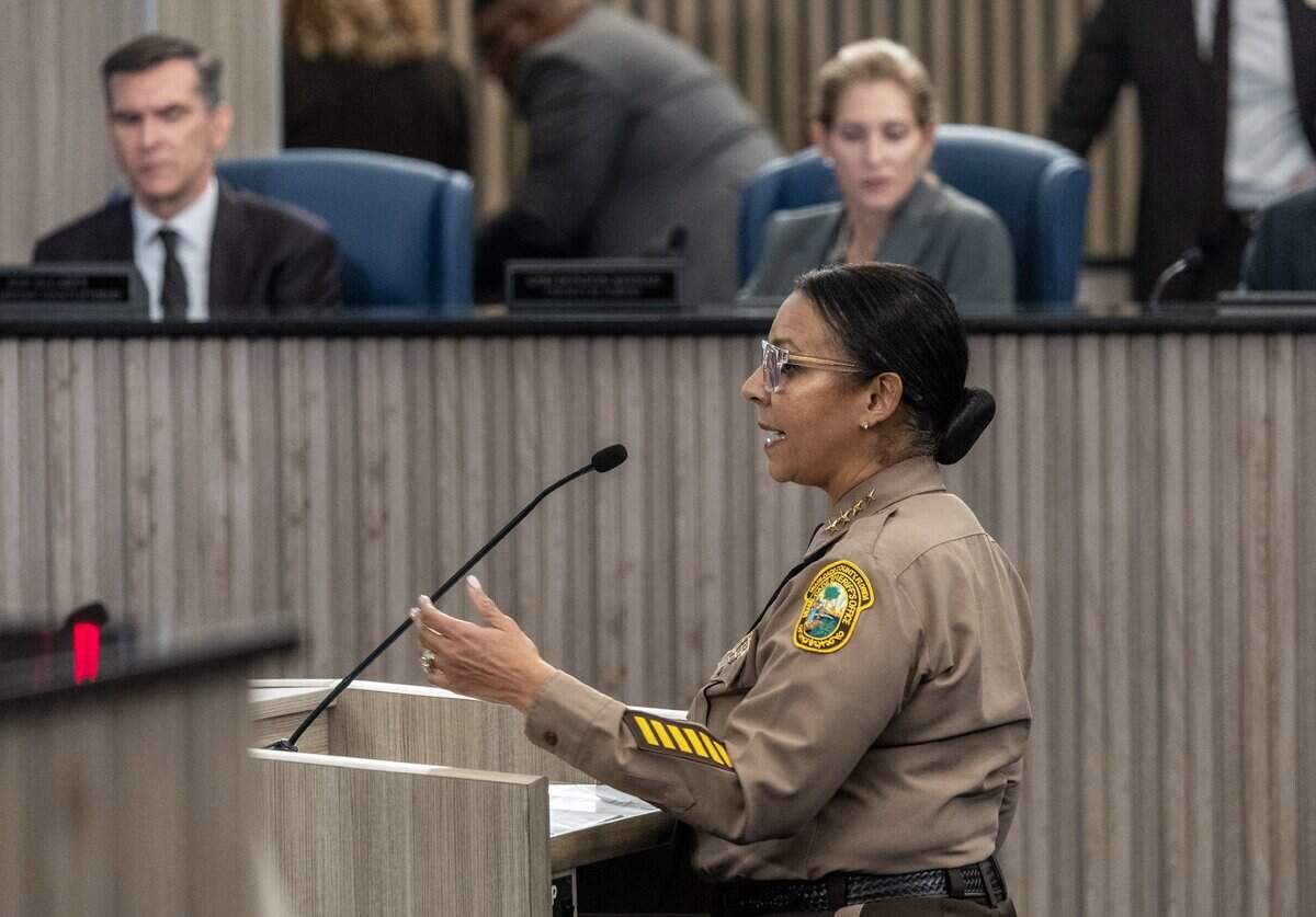 Miami-Dade approves $14.3B budget, late-night buses cut | Miami Herald
