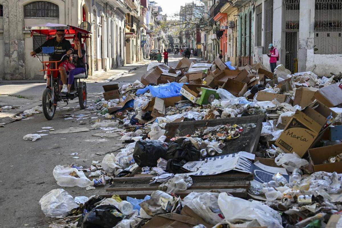 Unsanitary street conditions, the state of neglect of hospitals, and the lack of basic services such as water and electricity have dealt the final blow to the Cuban healthcare system—a priority for the island’s reconstruction phase in the event of socio-political change.
