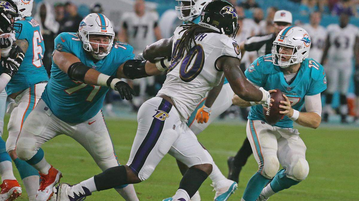 Will Josh Sitton be healthy enough to protect Ryan Tannehill’s blind side Sunday against the Jets?