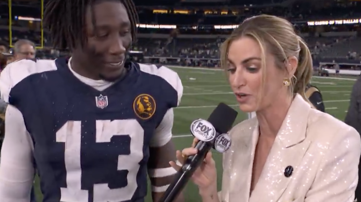 Erin Andrews sideline reporting on Thanksgiving.