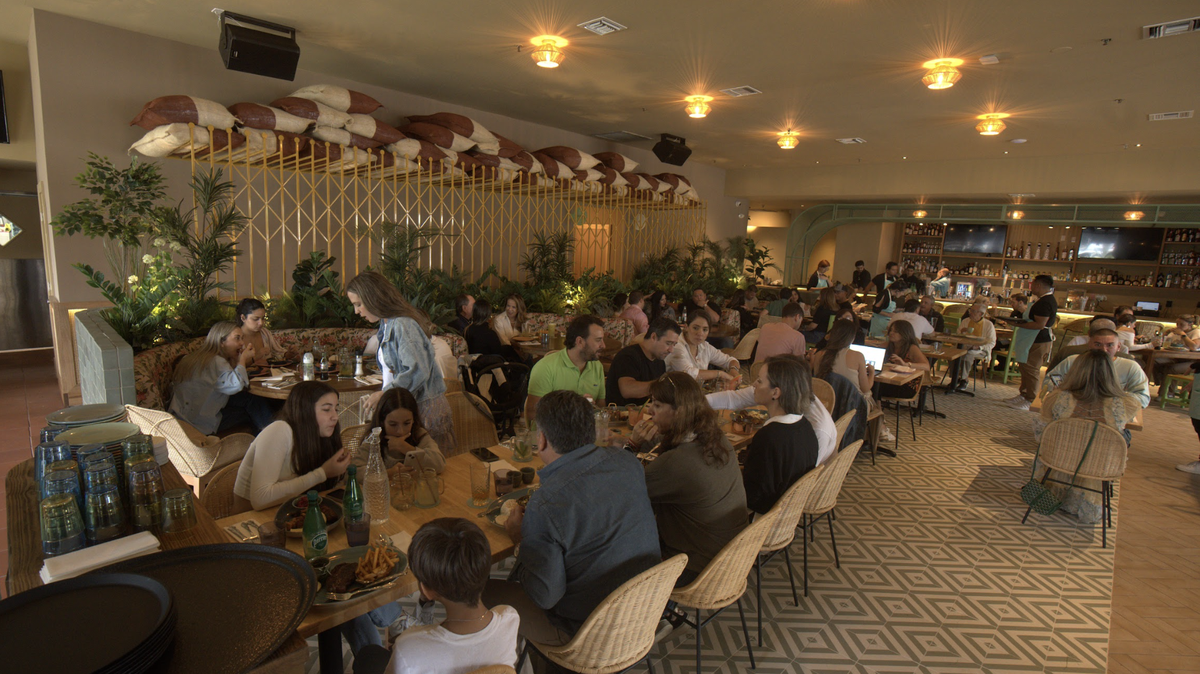 Diners enjoy “Family and Friends” night preview at Alegria by El Rancherito in Miami.