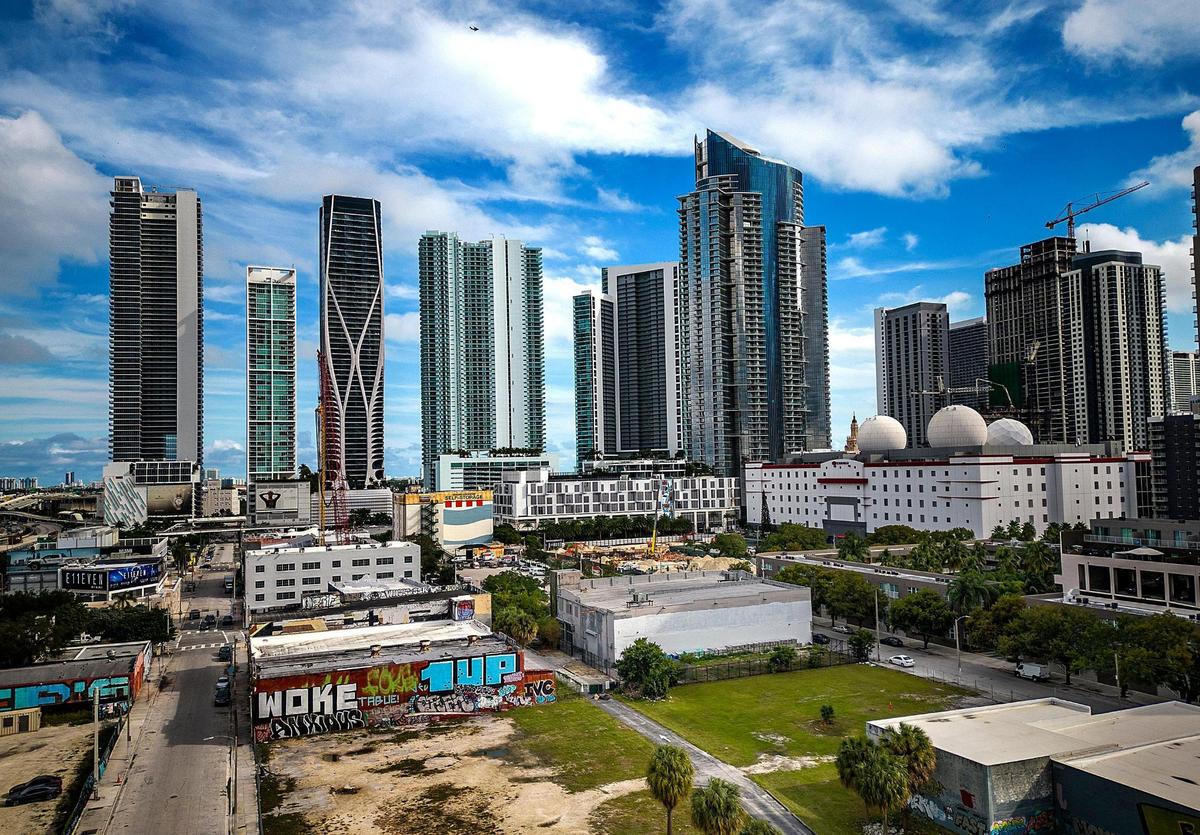 This is an aerial view looking east along Biscayne Boulevard in downtown Miami on Friday, Dec. 30, 2022. 