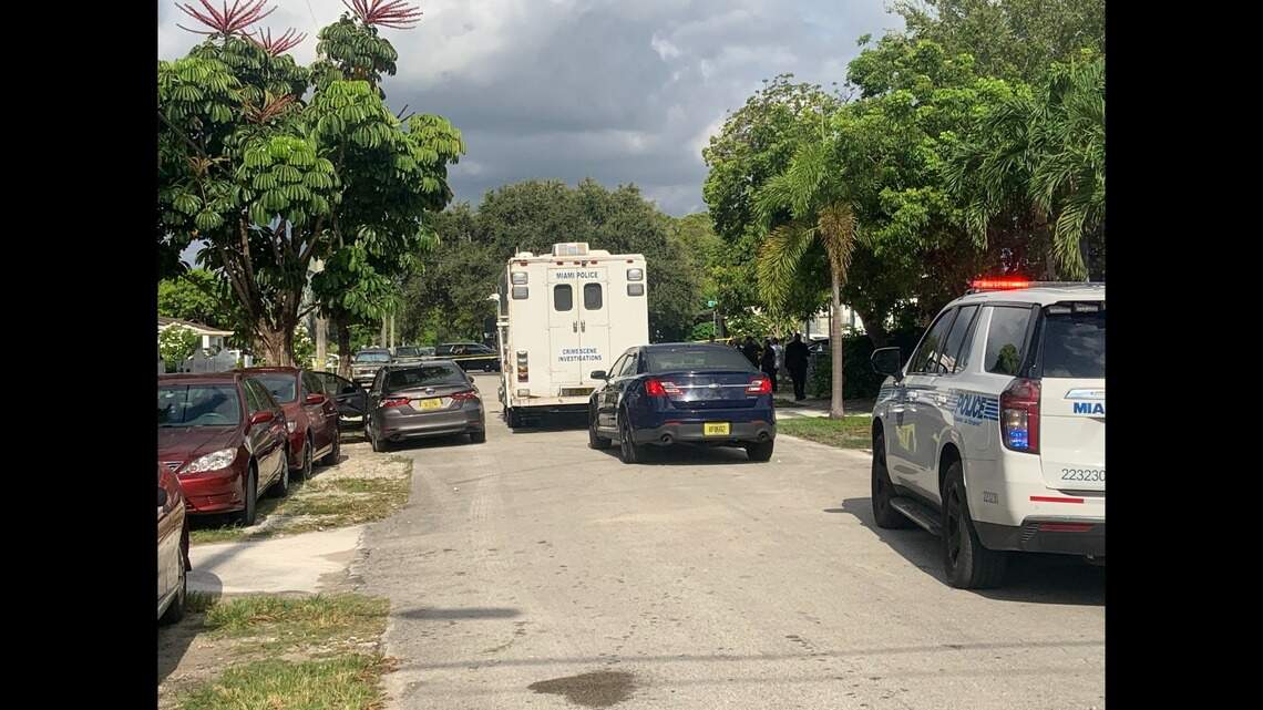 A fire kills one person in a Miami house’s efficiency apartment, police say