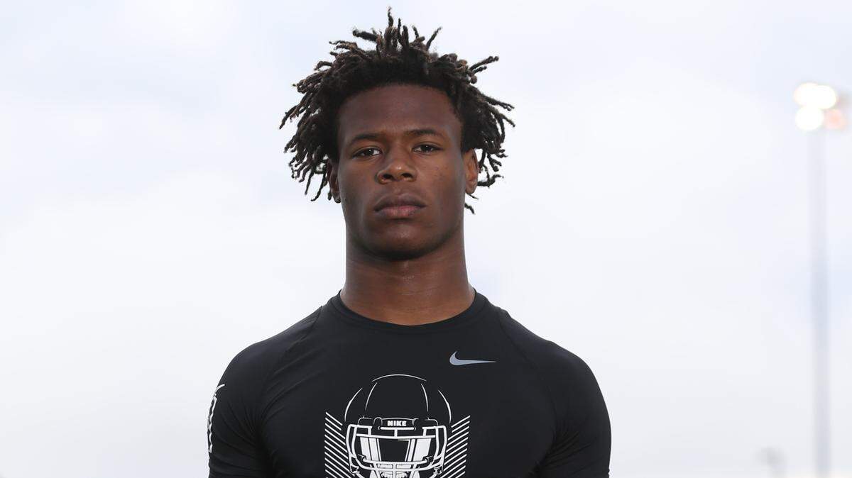 Avantae Williams is working on setting up an official visit with the Miami Hurricanes ahead of National Signing Day in February.