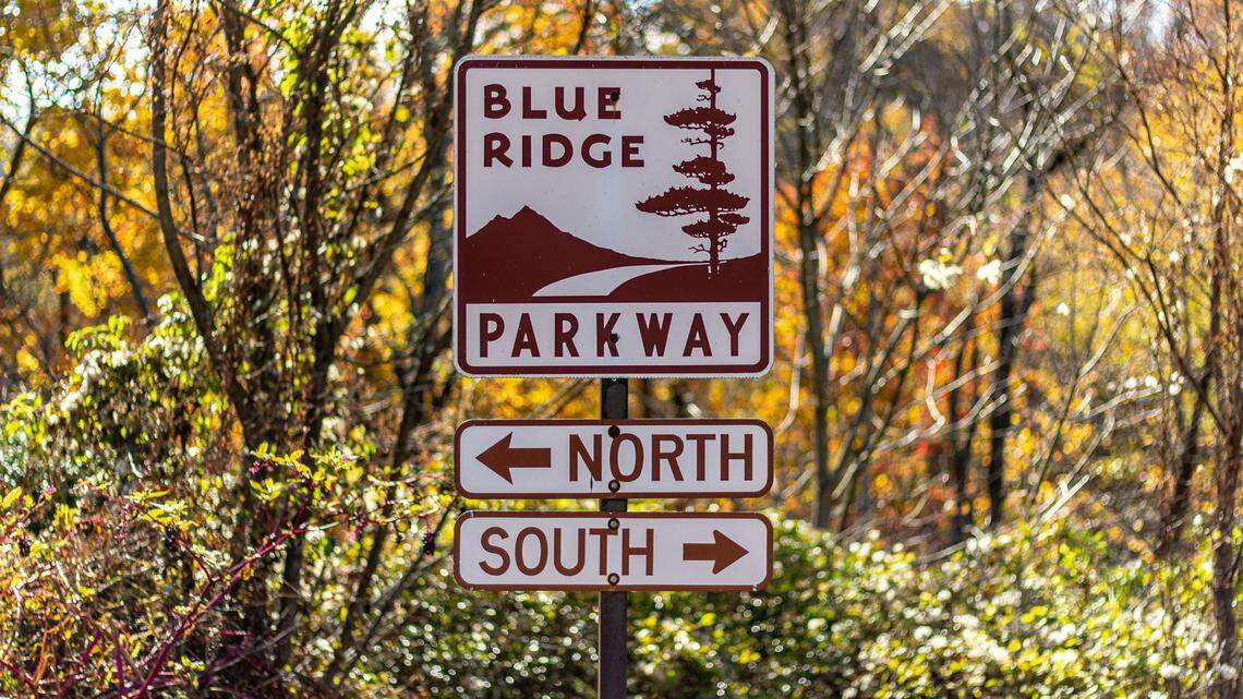 blue ridge parkway sign north carolina