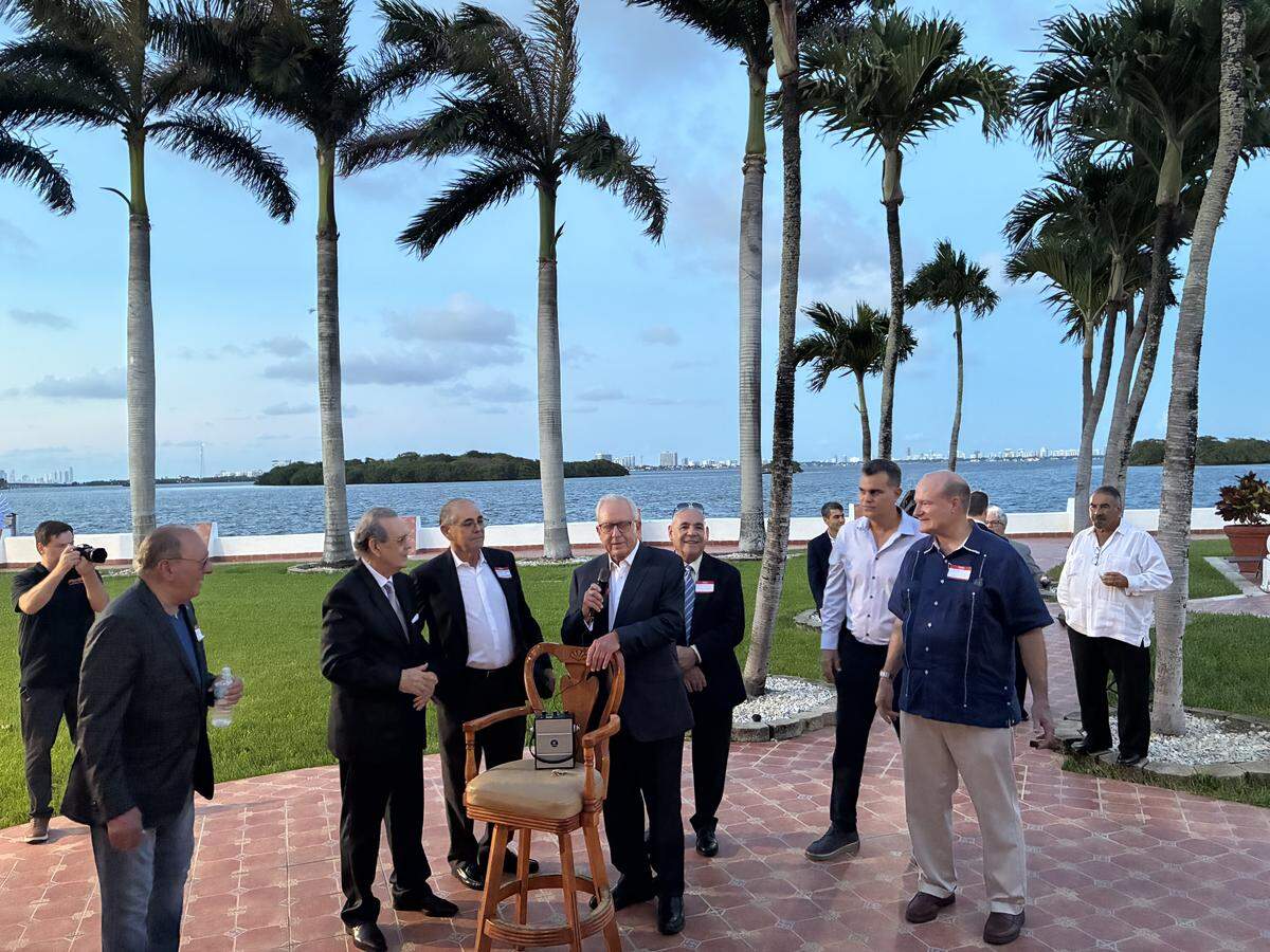 Cuban-American entrepreneurs and investors gathered on May 20 in Miami to announce the creation of the National Cuban-American Chamber of Commerce. Center: Ambassador Otto Reich.