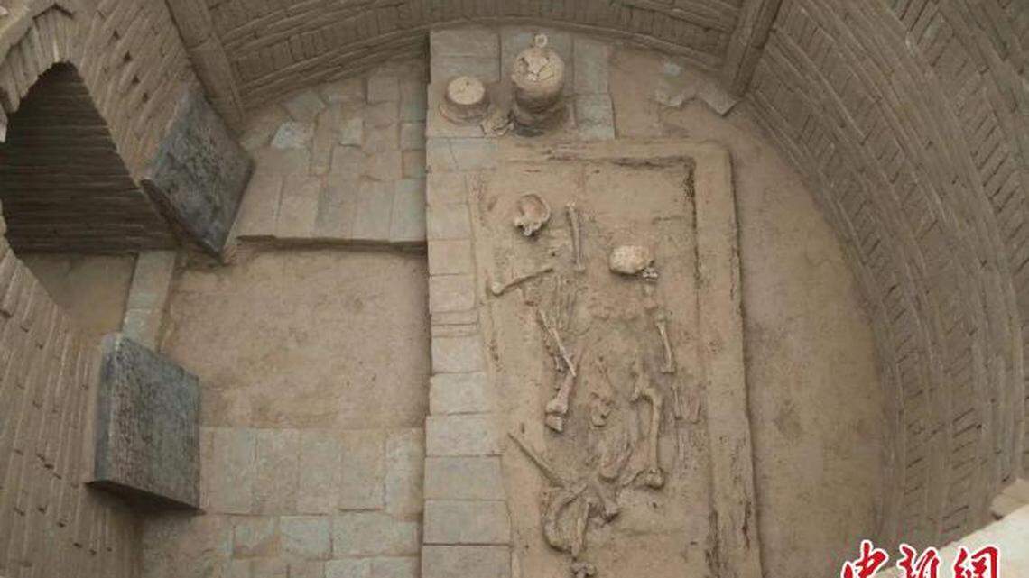 Archaeologists in Shanxi uncovered a cemetery from the Tang Dynasty with dozens of tombs. Photos show the treasures found in the burials.