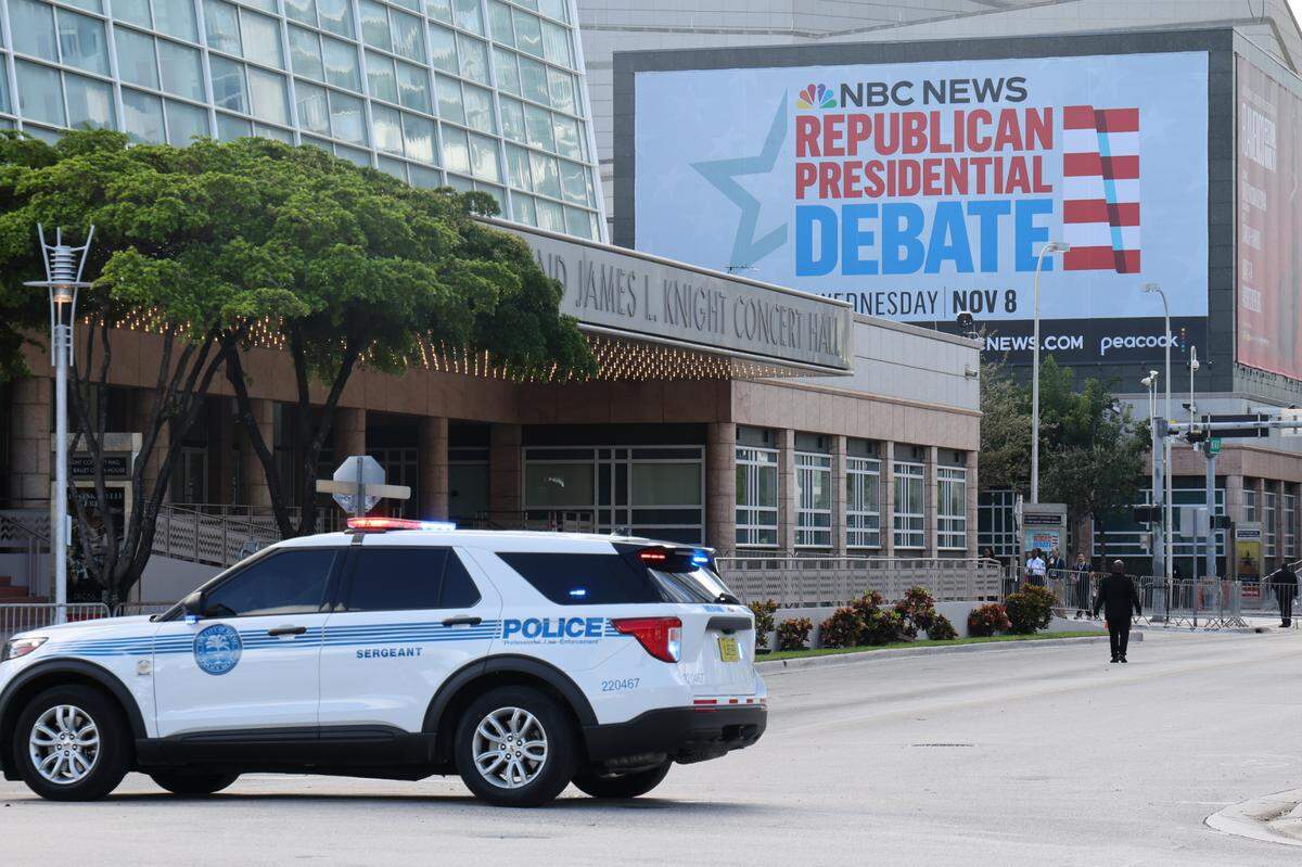 The streets around the Adrienne Arsht Center for the Performing Arts, its plaza and the Knight Concert Hall are blocked off and closed in preparation for THE Republican Party primary debate being held on Wednesday, Nov. 8, 2023 in Miami, Florida.