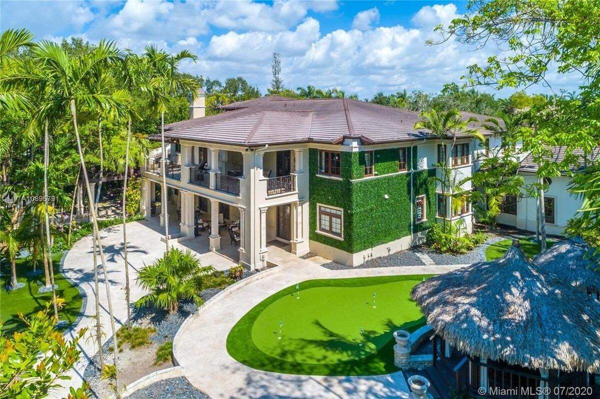 4800 Pine Dr., Miami FL