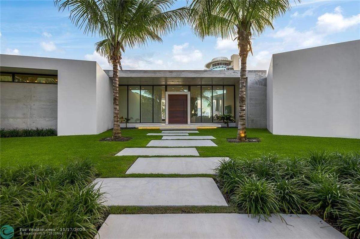 Cincinnati Bengals running back Giovani Bernard is asking $10.9 million for his newly constructed home in Fort Lauderdale.