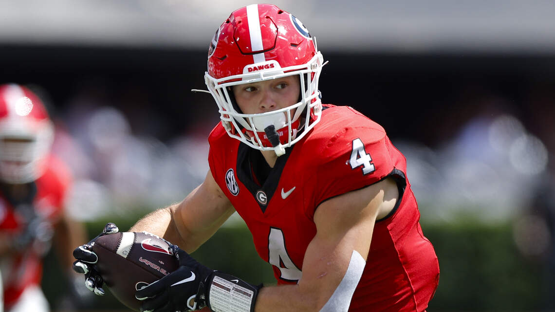 Was ist das virale Video von Oscar Delps NFL-Draft-Hund?
