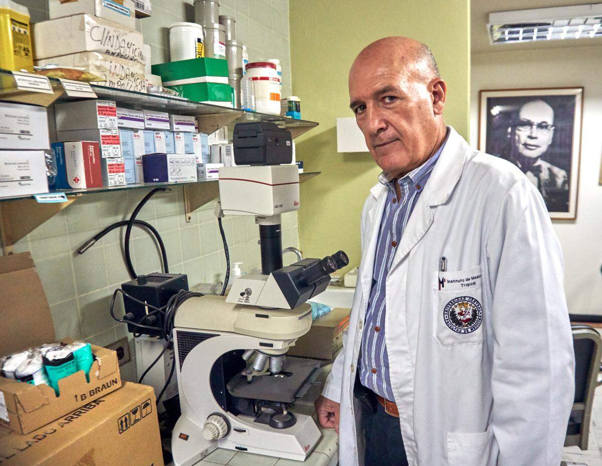 El Dr. Oscar Noya, destacado experto en malaria de la Universidad Central de Venezuela (UCV).
