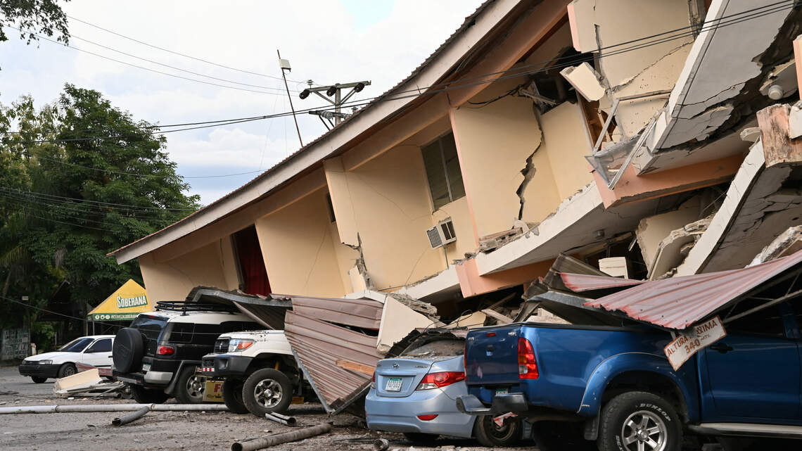 More than 100 aftershocks rattle Panama as earthquake damage mounts