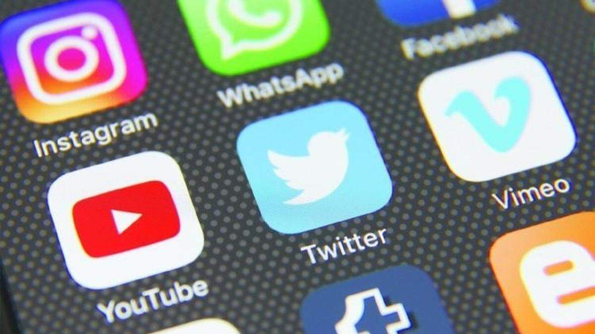 The Supreme Court ruled that consumers can sue Apple over the price of its apps.