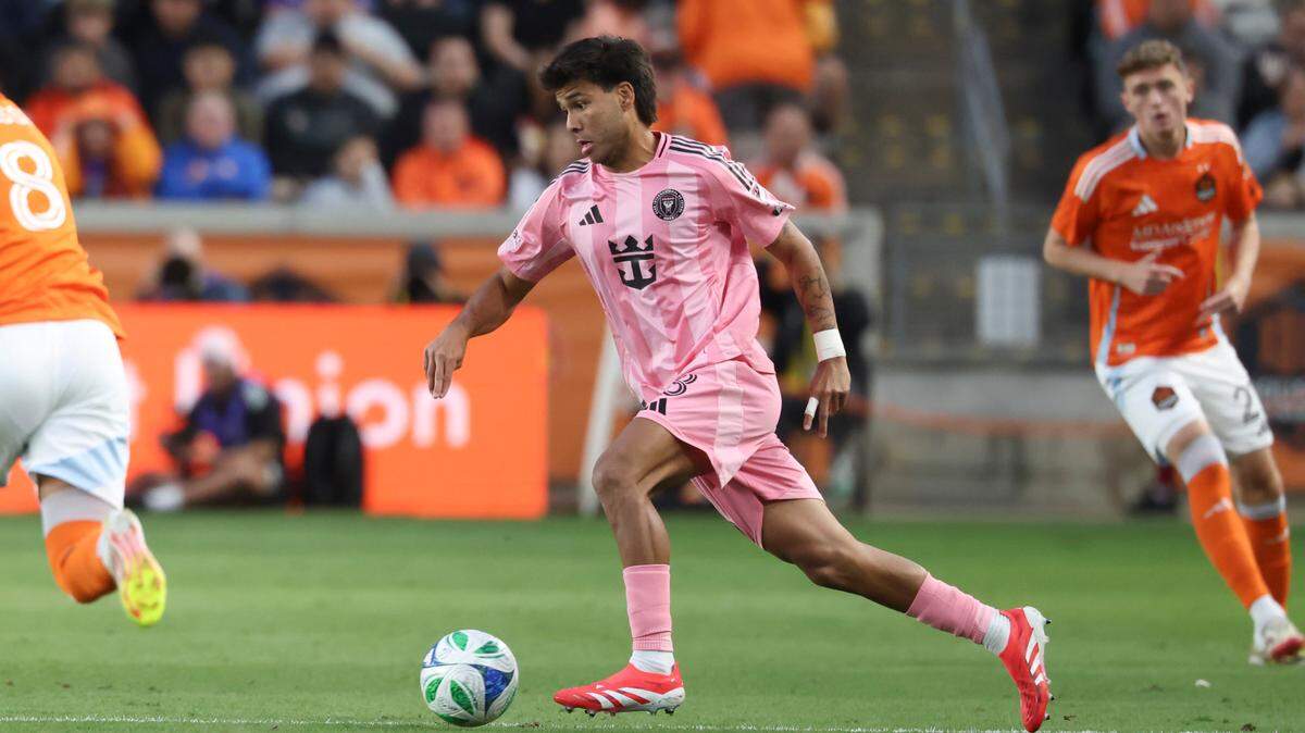 Mar 2, 2025; Houston, Texas, USA; Inter Miami CF midfielder Telasco Segovia (8) controls the ball during the first half against Houston Dynamo FC at Shell Energy Stadium. Mandatory Credit: Troy Taormina-Imagn Images
