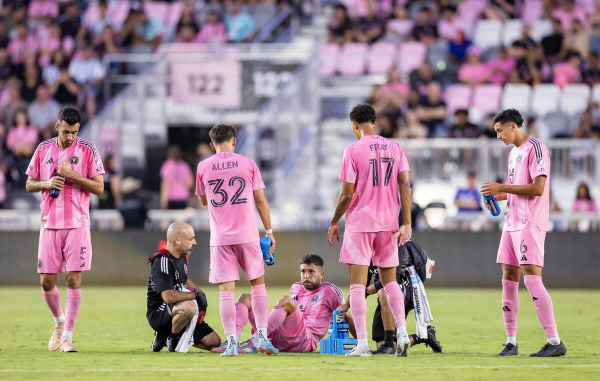 Inter Miami defender Jordi Alba (18) sits on the floor after sustaining an injury against CF Montréal in the first half of their MLS match at Chase Stadium on Wednesday, May 28, 2025, in Fort Lauderdale, Fla.