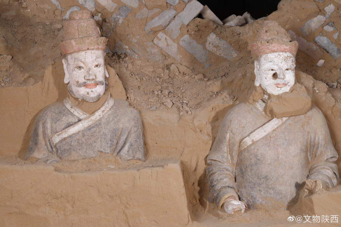 Two clay statues found at the fort’s palace.