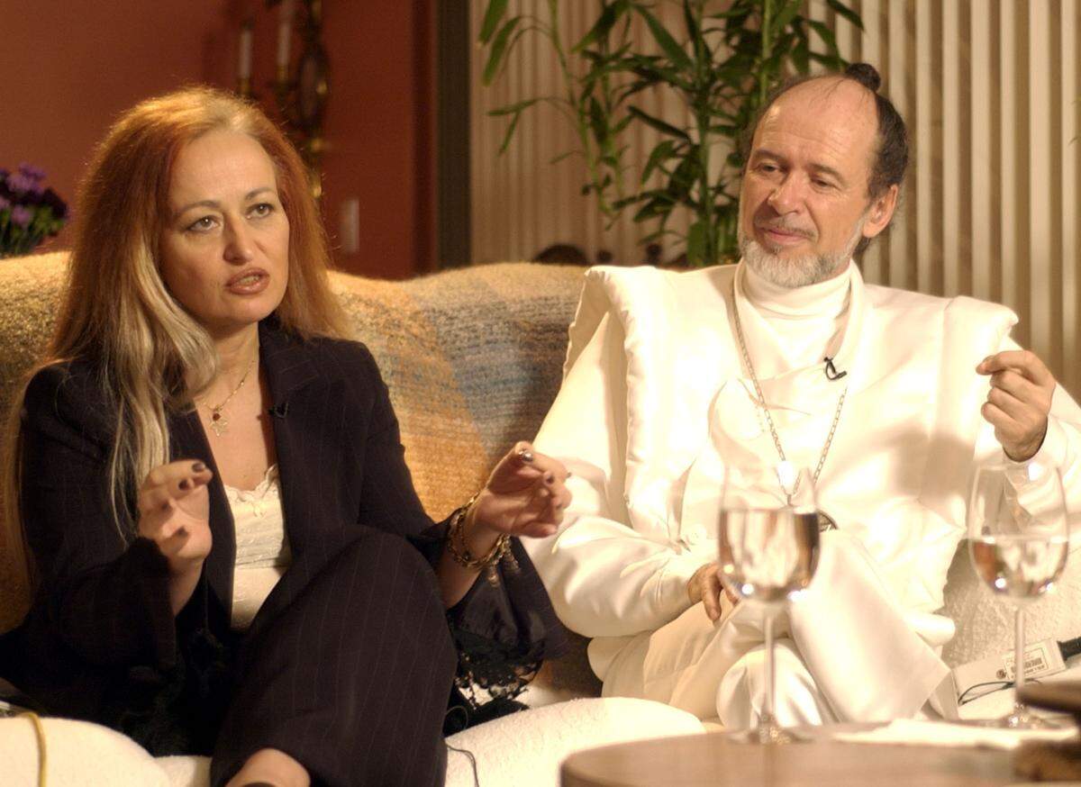 Brigitte Boisselier, left, chief executive of Clonaid, and Claude Vorilhon, founder of the Raelian movement are seen in this Dec. 27, 2002 file photo. On Saturday Jan. 4, 2003, Clonaid announced that a second cloned baby has been born to a Dutch lesbian couple. Neither baby has been confirmed to be a clone by genetic testing, and mainstream scientists are skeptical of the company’s claims.