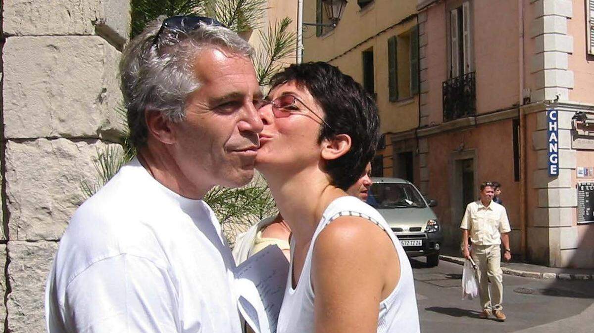 Photo of Jeffrey Epstein and Ghislaine Maxwell presented by U.S prosecutors during Maxwell's sex trafficking trial.