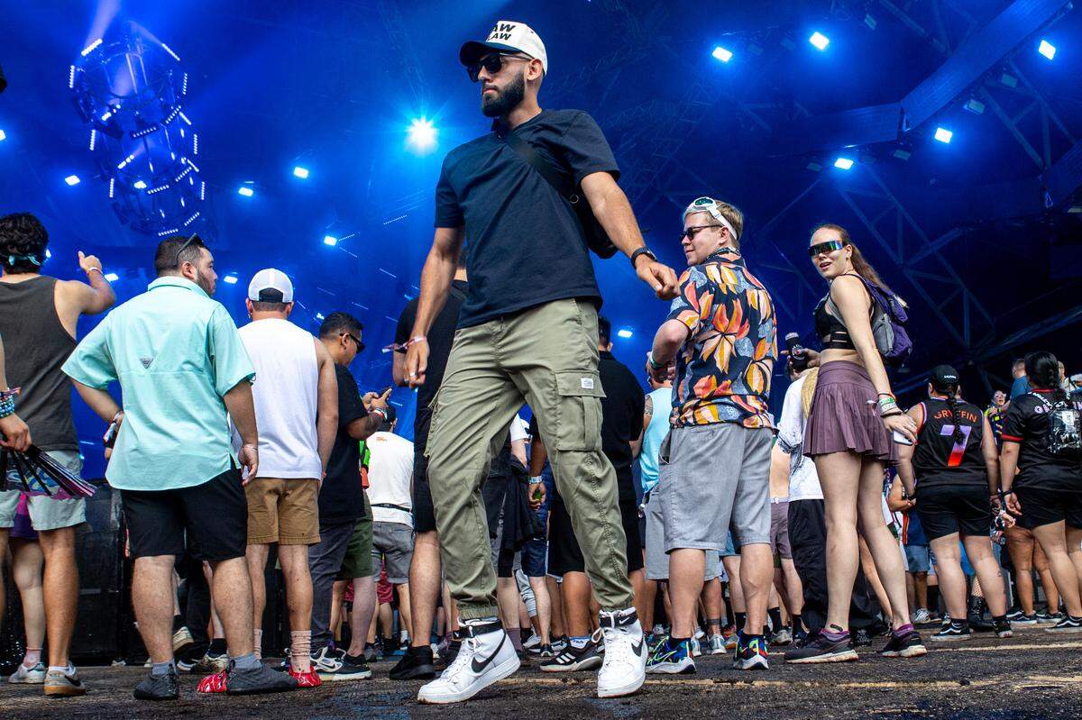 A festival goer dances to the music during Day 2 of Ultra 2024 at Bayfront Park in Downtown Miami on Saturday, March 23, 2024.