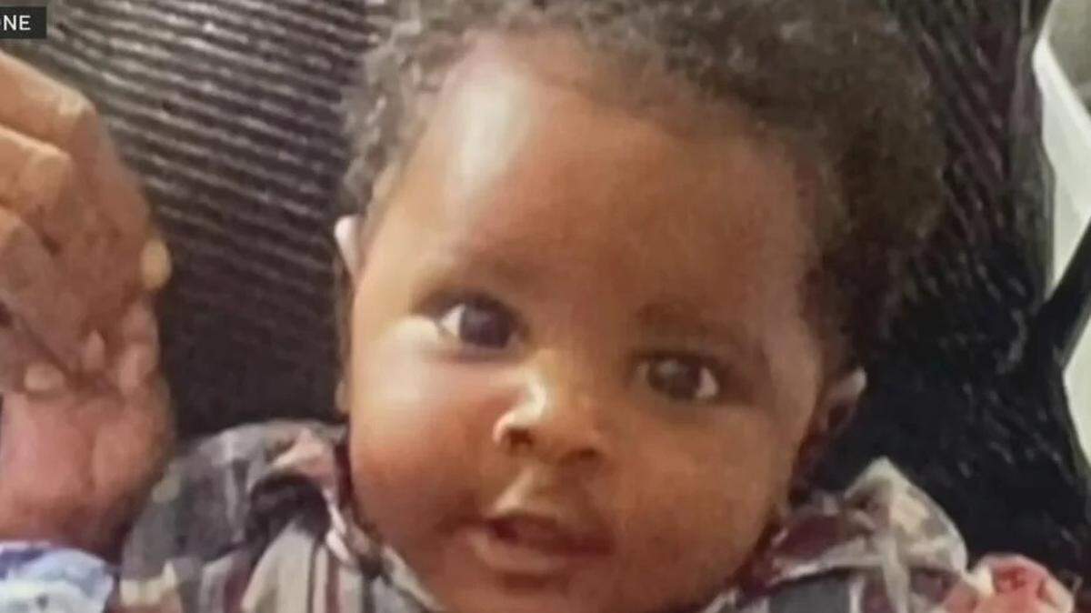 Según el informe del arresto, Christina Doyle conducía con su hijo y el hijo de un primo cuando escuchó una detonación y vio que su hijo se había disparado en la pierna derecha.