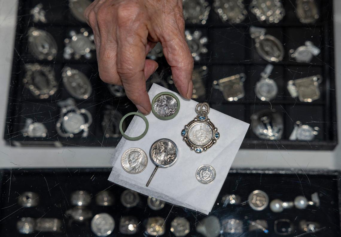 Santayana Jewelers in Miami is designing a special pendant that will allow customers to wear the Celia Cruz quarter.