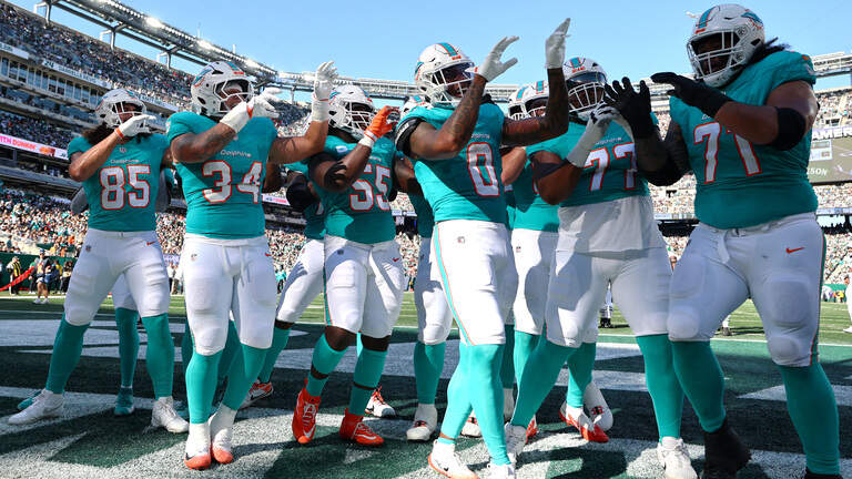 Fins QB Malik Willis, offense come alive to beat Jets 28-25 for first win in 2026