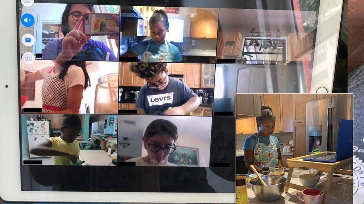 Students and Breakthrough fellows participate in a virtual learning session.