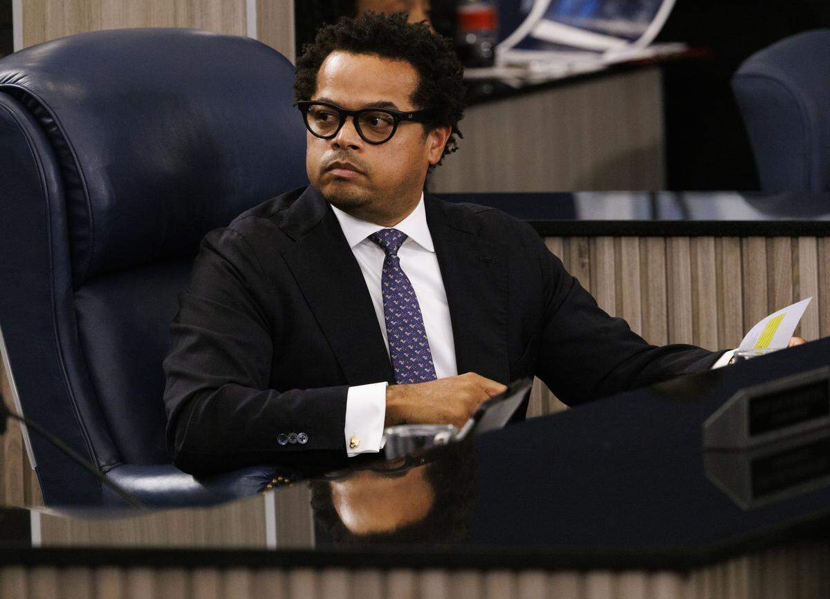 Commissioner Keon Hardemon attends a Miami-Dade County Commission meeting where they voted on the appointment of State Rep. Vicki Lopez to the open District 5 seat on the commission on Tuesday, Nov. 18, 2025, at the Stephen P Clark Center in downtown Miami, Fla.