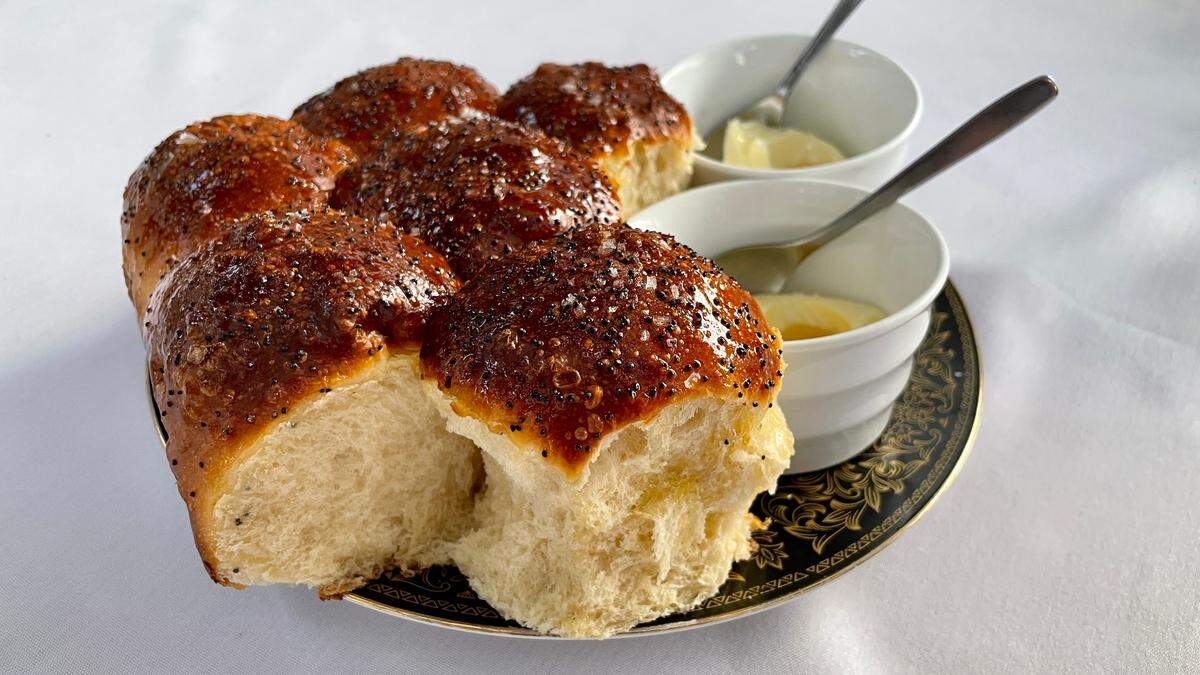 The famous Parker House rolls at Sunny’s Steakhouse in Little River.