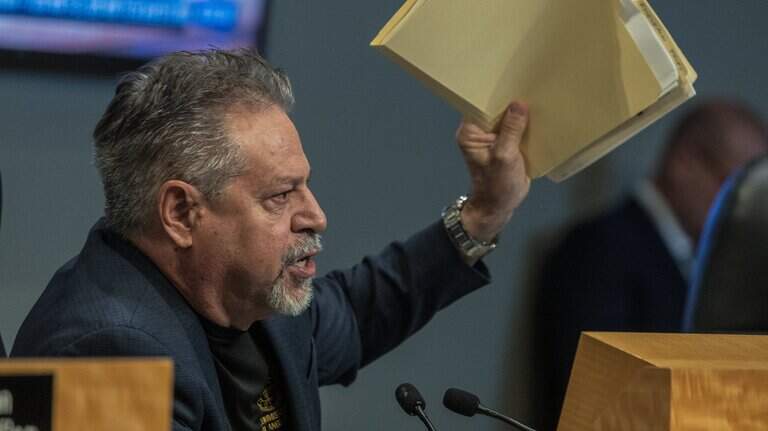 Miami police investigating online threats against city commissioner