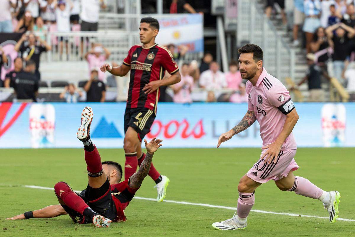 Inter Miami forward Lionel Messi (10) scores a goal against Atlanta United in the first half of their Leagues Cup group stage match at DRV PNK Stadium on Tuesday, July 25, 2023, in Fort Lauderdale, Fla.