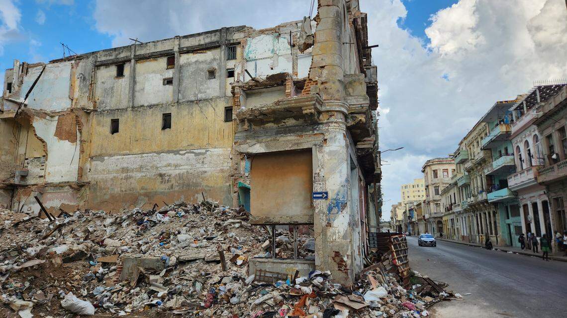 A partially collapsed house stands in the center of Havana on March 18, 2023.