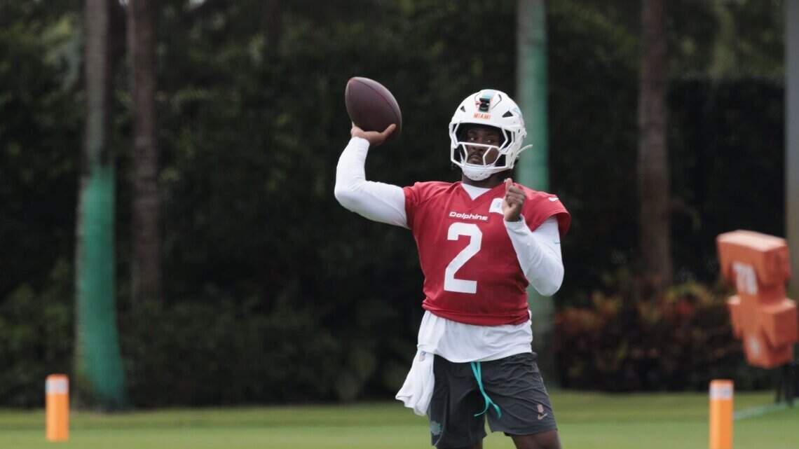 ‘Have to understand people.’ How Dolphins QB Malik Willis is learning his WRs