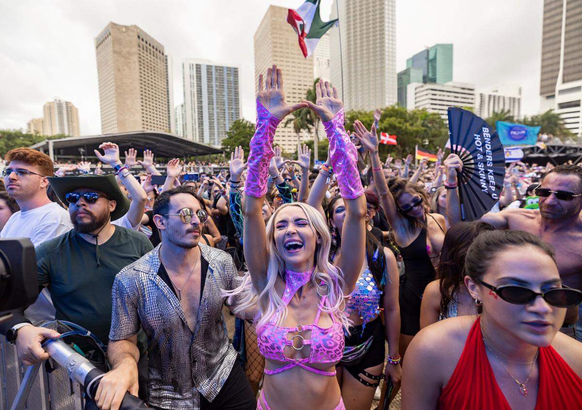 Carissa Lords, centers, dances as MORTEN performs during Ultra Music Festival’s 25th anniversary at Bayfront Park on Saturday, March 29, 2025, in downtown Miami, Fla.