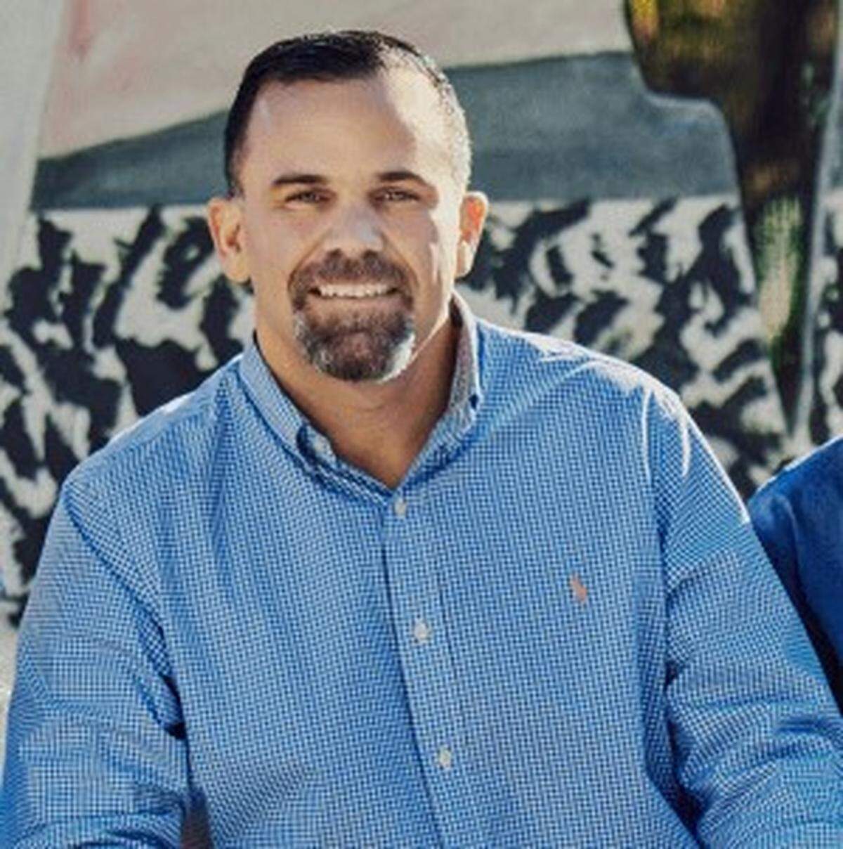 Luis Rodríguez es un candidato que se presenta en la papeleta del 16 de noviembre en la contienda para el Concejo Municipal por el Grupo VII de Hialeah.