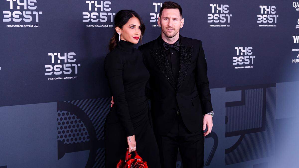 Paris, France - February 27: Lionel Messi and wife Antonela Roccuzzo pose for photos during the Green Carpet Arrivals prior The Best FIFA Football Awards 2022 on February 27, 2023 in Paris, France. (Photo by Marcio Machado) (Photo by Eurasia Sport Images/Just Pictures/Sipa USA)