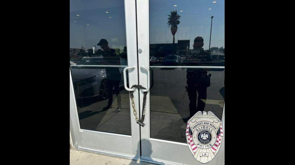 A disgruntled man is accused of terrorizing Starbucks customers when he put a chain on the front door and sealed them inside, according to investigators in Louisiana.