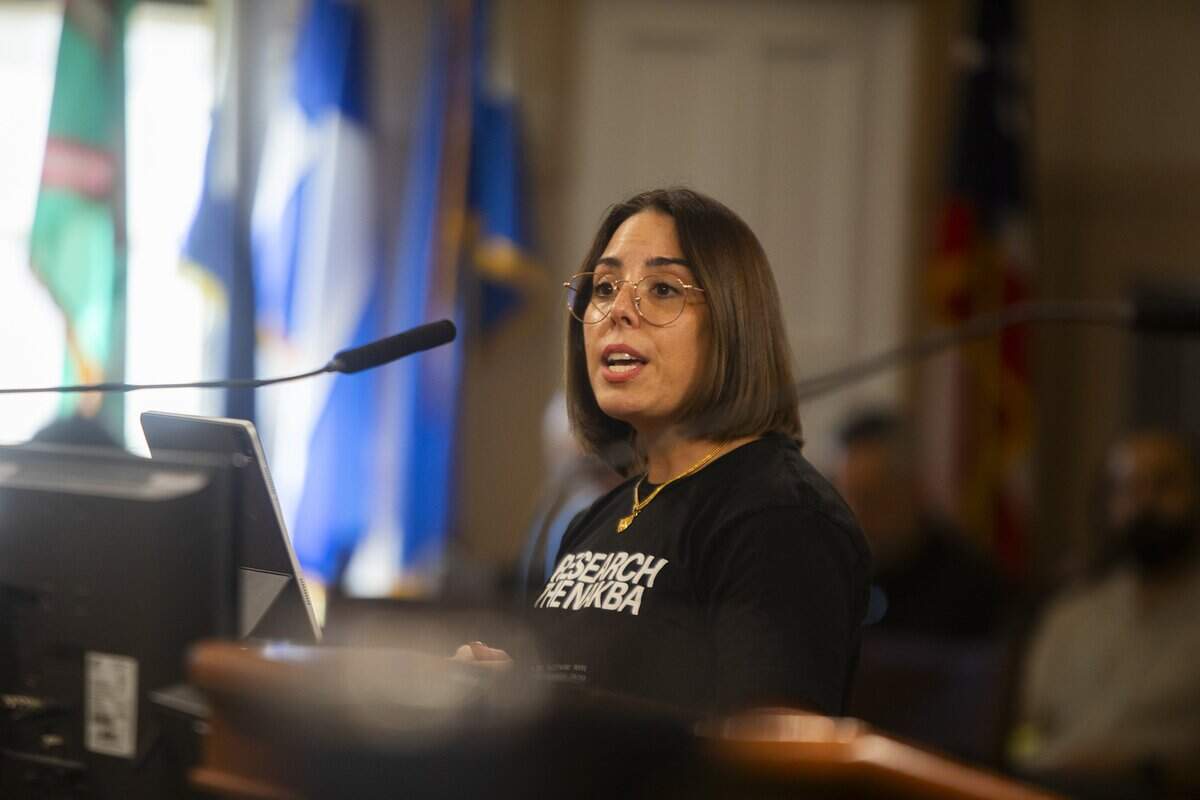 Katherine Shehadeh speaks during a public meeting at Coral Gables City Hall on Sept. 25, 2025, addressing the debate over displaying Israel's flag on the building.