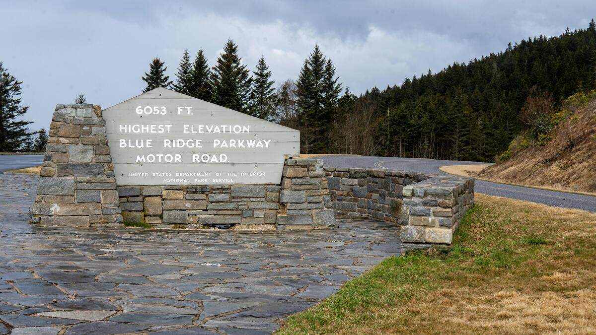blue ridge parkway sign north carolina