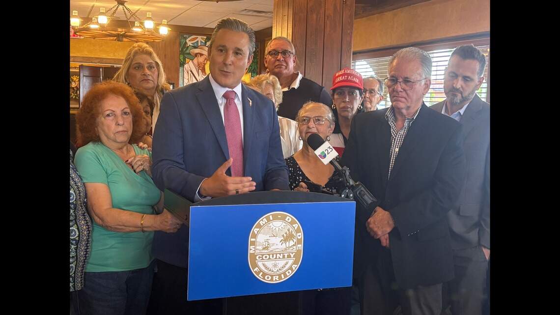 Hialeah seniors get a new location for meals and activities in center at La Carreta