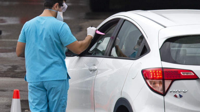 COVID-19: Florida registra la cifra más alta de casos nuevos en dos meses. La positividad sube