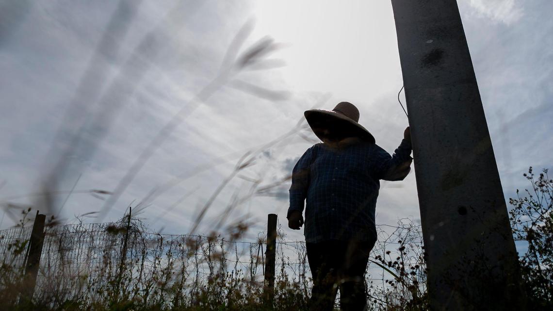 Undocumented immigrants in Florida getting shut out of access to COVID-19 vaccine