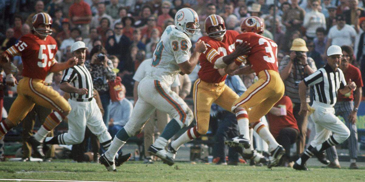 Larry Csonka, Miami Dolphins, undated file photo in game vs. Redskins.