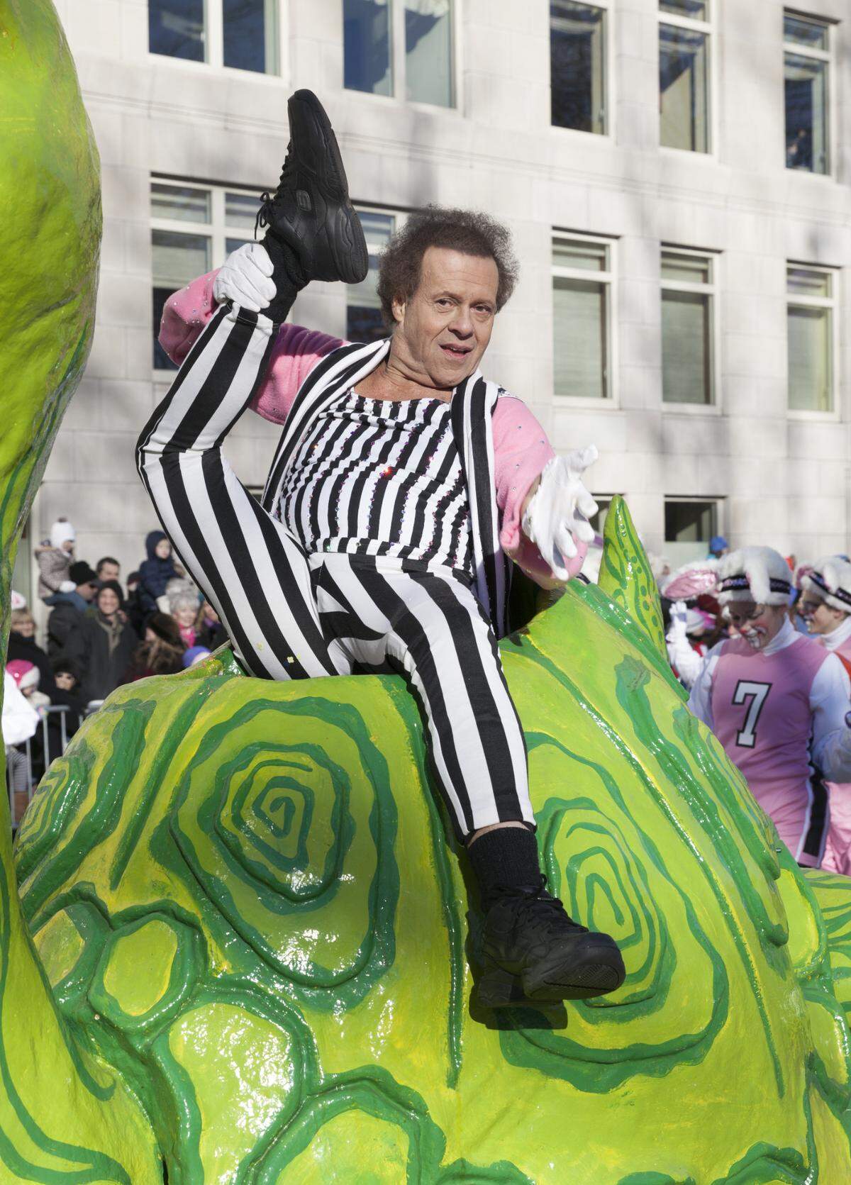 Final picture taken of Richard Simmons revealed as his death remains under investigation