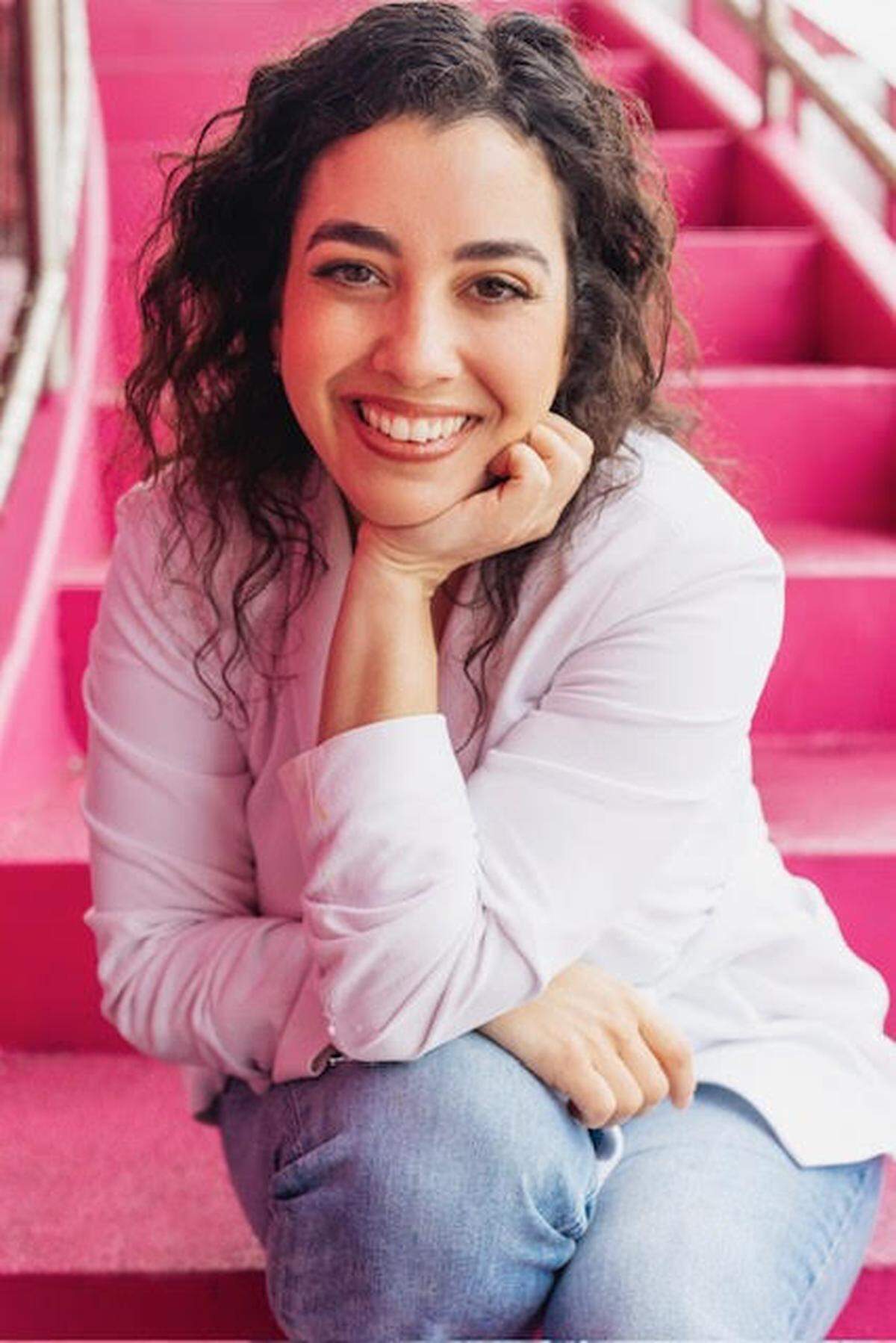 Carolina Fernandez, author