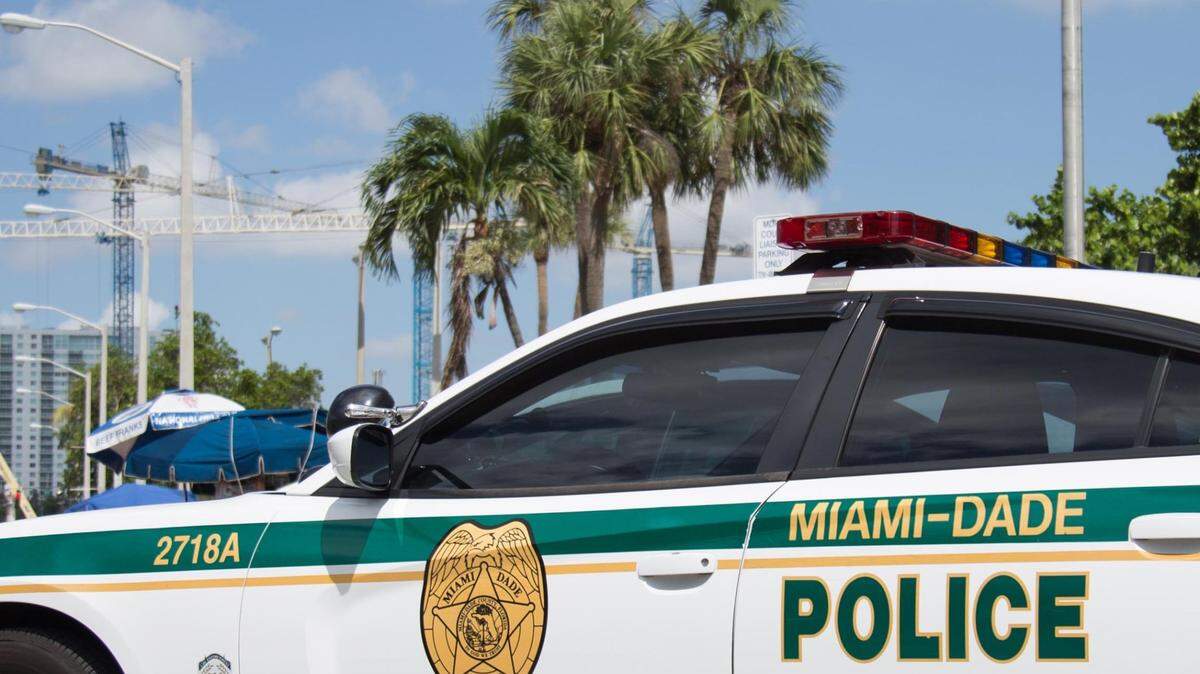 If you don’t want to wait for the police to arrive on the scene of a non-emergency crime, you can file an online police report.