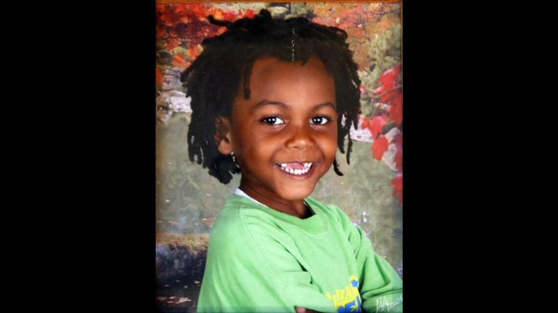Hombre absuelto de matar a niño en Miami. Estado abandona caso contra otro acusado
