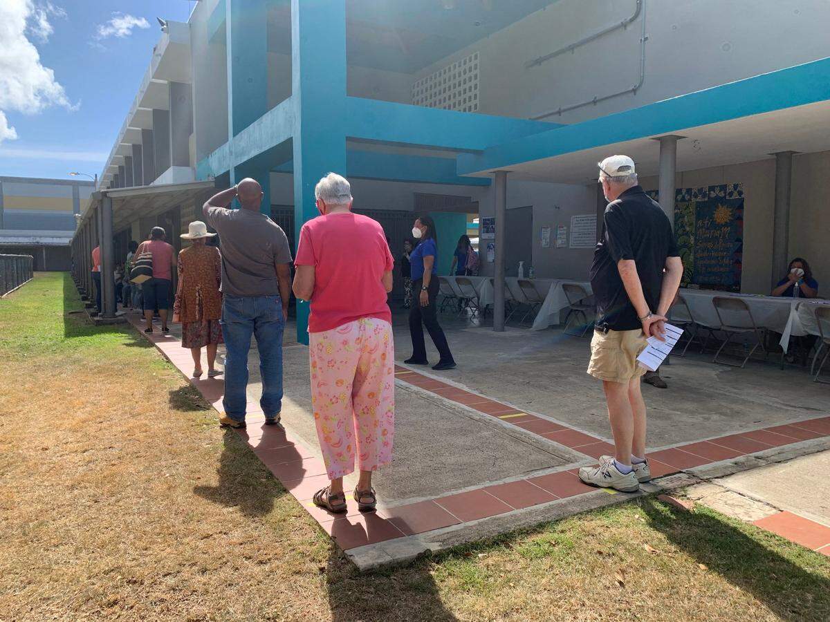 Residents of Vieques line up to receive the coronavirus vaccine on March 10, 2020.