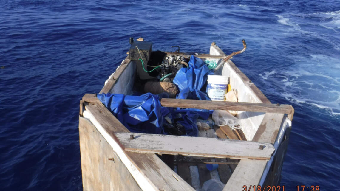 Detienen a 17 migrantes cubanos frente a los Cayos de Florida. Fueron devueltos a la isla